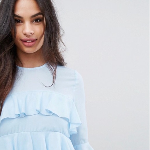 Prettylittlething ruffled maxi dress 🦋 - Picture 4 of 6